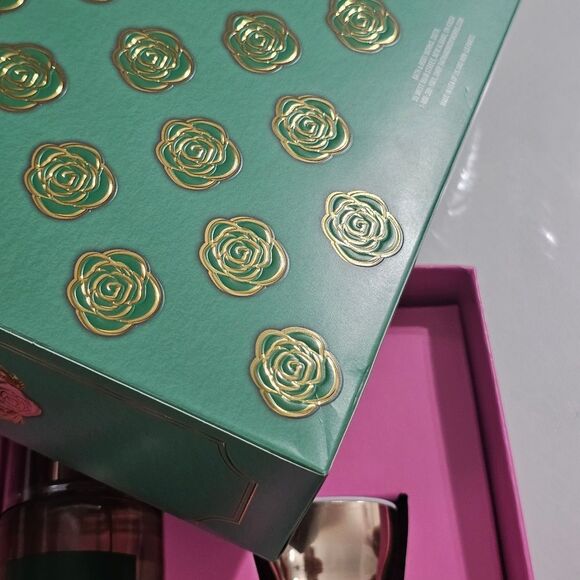 Bath & Body Works Rose Mother's Day Full Size 4 Piece Body Care Set in Gift Box - Picture 9 of 11